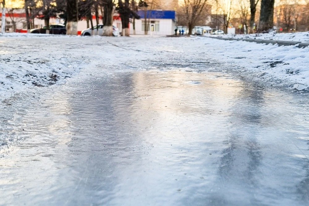ANM anunță ceaţă densă, gheţuş şi chiciură în localităţi din mai multe judeţe, miercuri