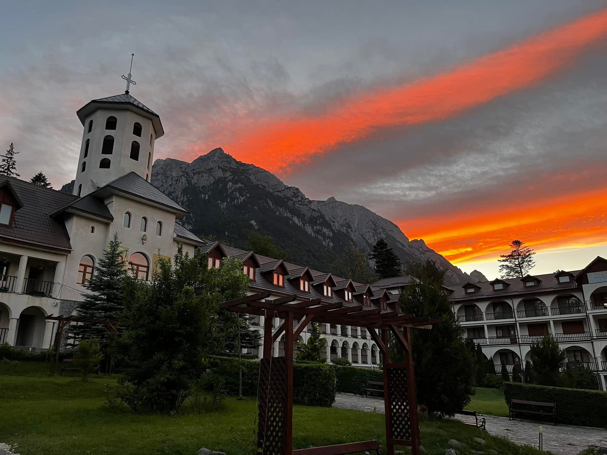 Mănăstirea Caraiman - povestea lăcașului de cult care a luat ființă dintr-un vis