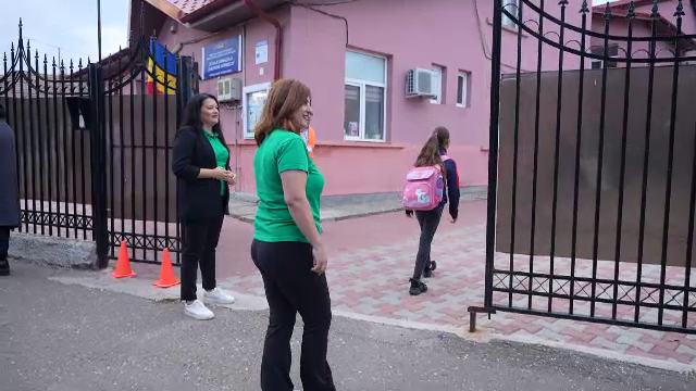 Școala cu reputație proastă devenită etalon. Grijile de acasă ale copiilor dispar când îi trec pragul