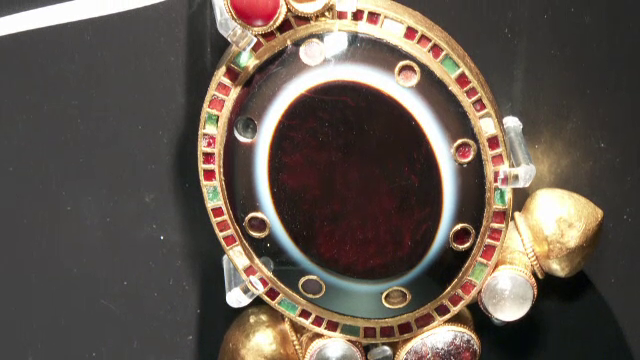 Expoziție cu bijuterii din aur masiv, cu o istorie de peste 1.500 de ani, la Muzeul de Istorie a Transilvaniei