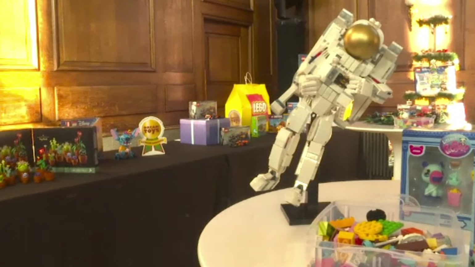 Mai sunt 40 de zile până la Crăciun, dar mulți copii și-au pregătit deja listele de dorințe. Care sunt produsele-vedetă