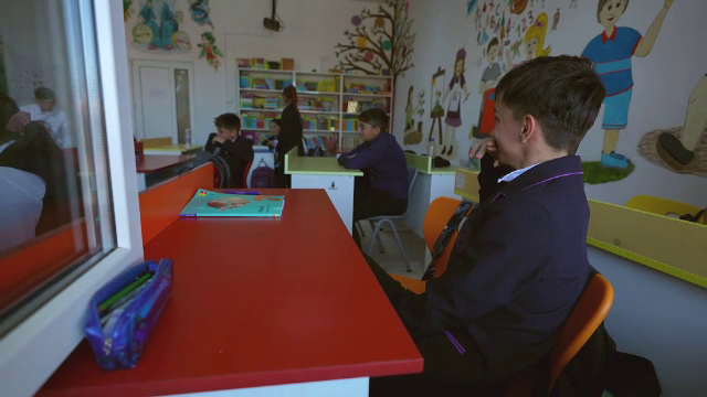 Povestea unei școli din Buzău care a reușit să reducă abandonul școlar. Cum sunt motivați elevii și părinții lor