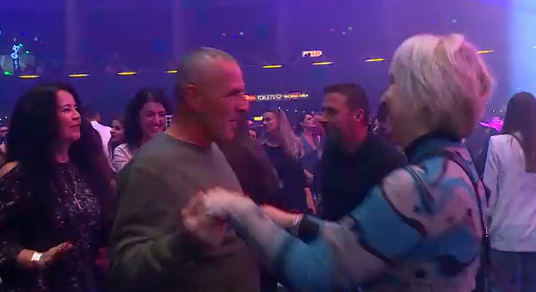 Mii de oameni au dansat pe ritmurile muzicii anilor '90 în prima seară a Festivalului Nostalgia 2024