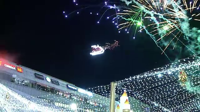 Târgurile de Crăciun din România atrag mii de vizitatori. „Mâncarea e bună”