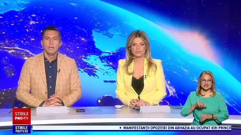 Mașină spulberată de tren în Iași. Manevra greșită care i-a adus moartea șoferului