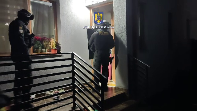 Persoane fără venituri care ar fi primit sume mari din străinătate, fără justificare. Cine ar fi trimis banii pentru „albire”