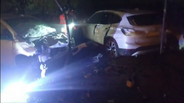 Ce au găsit polițiștii în mașina șoferului care a lovit mai multe mașini și o țeavă de gaz. Ar putea explica accidentul