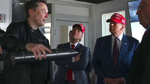 Trump continuă seria de numiri controversate: o fostă luptătoare profesionistă la Educație și un fost star TV la Sănătate