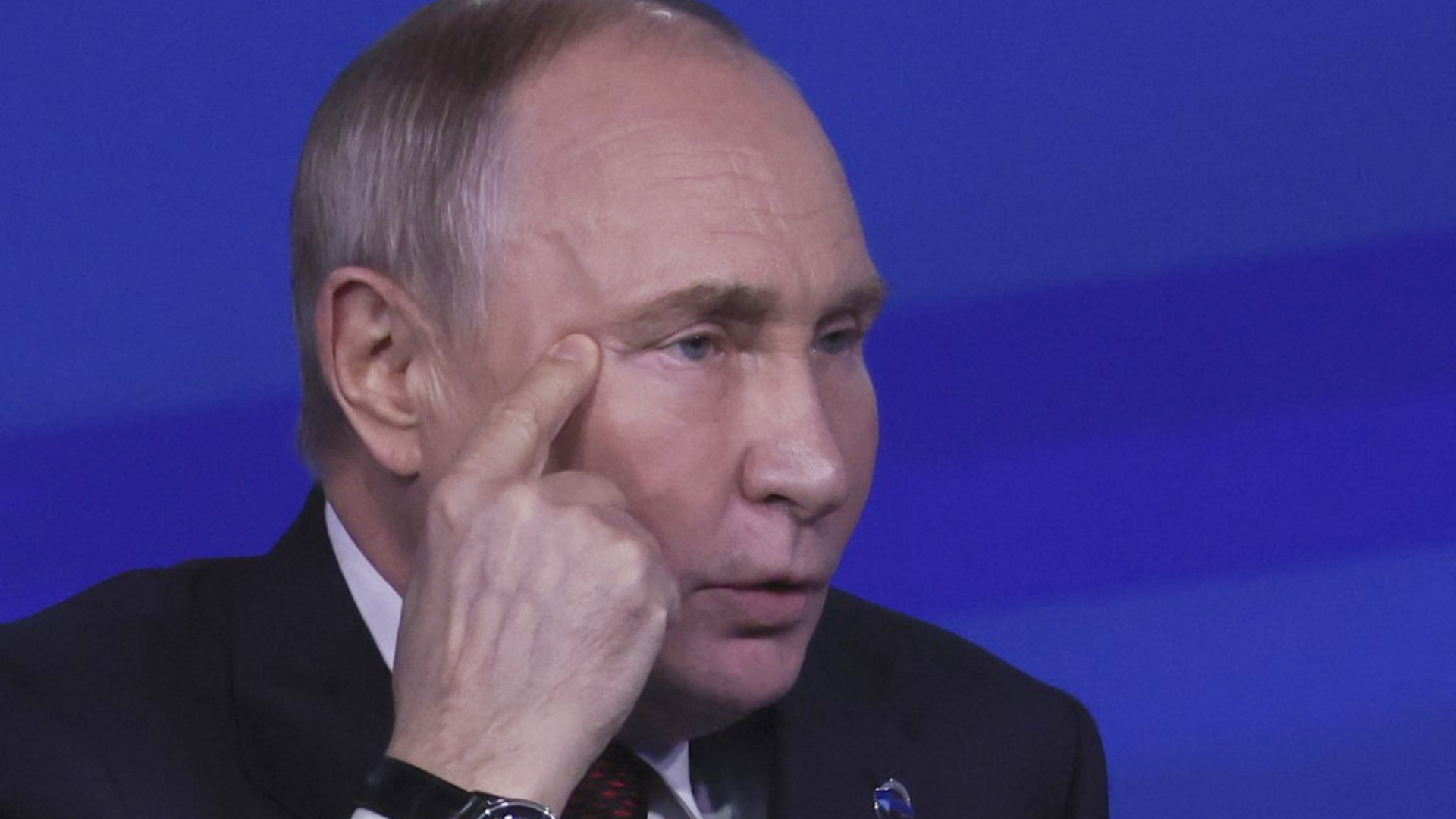 Nici măcar Kremlinul nu crede afirmația lui Carlson în care susține că aministrația Biden a vrut să îl asasineze pe Putin