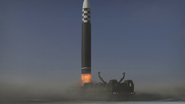 Un aliat al lui Putin amenință Occidentul că va folosi „terifiantele” rachete rusești Oreșnik „dacă lucrurile o iau razna”