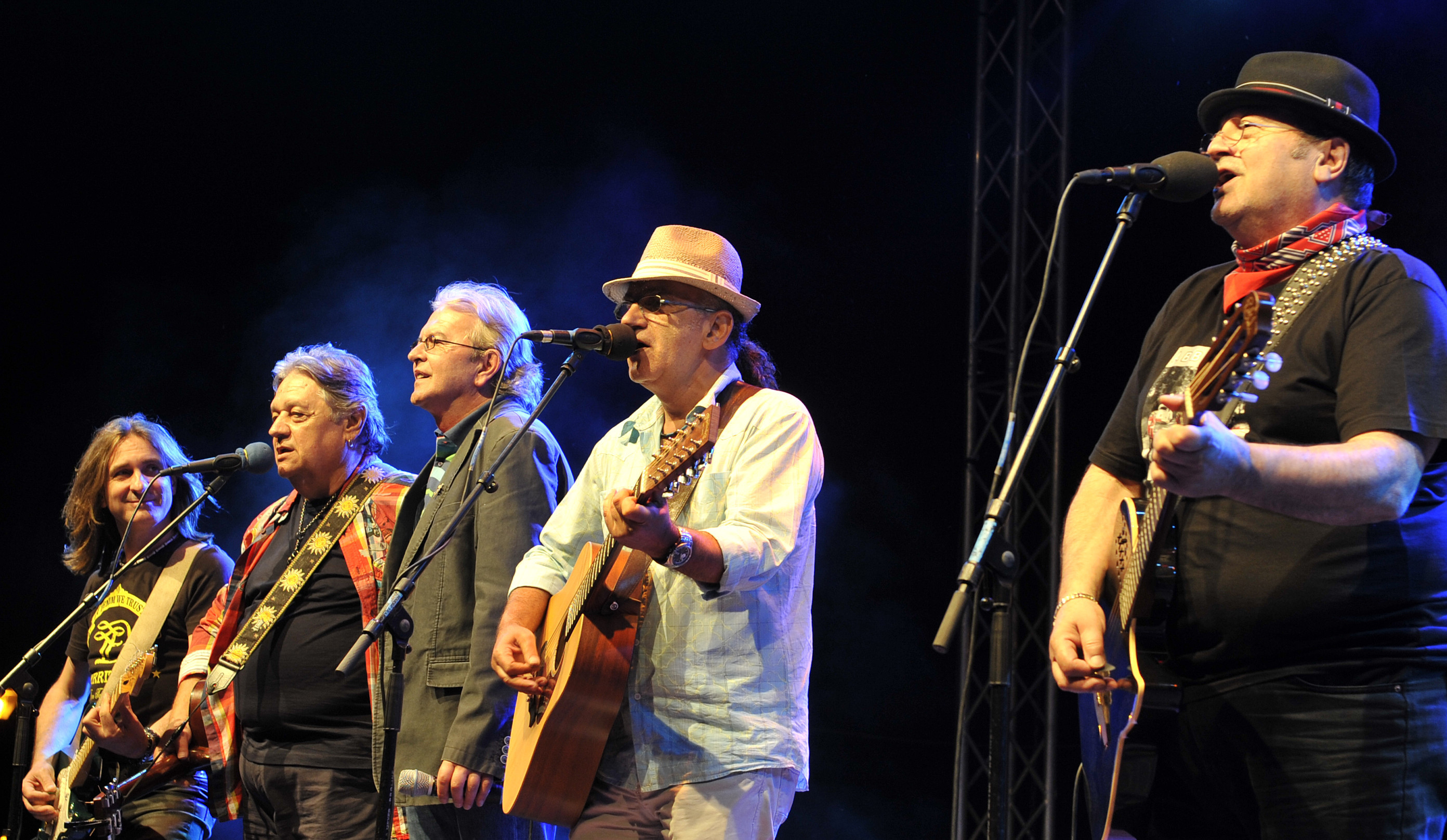 Marius Batu, Ducu Bertzi