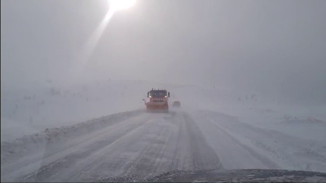 Avertizare meteo de vreme severă în aproape toată țara, până duminică. Se anunță ploi, lapoviță și ninsoare. HARTĂ