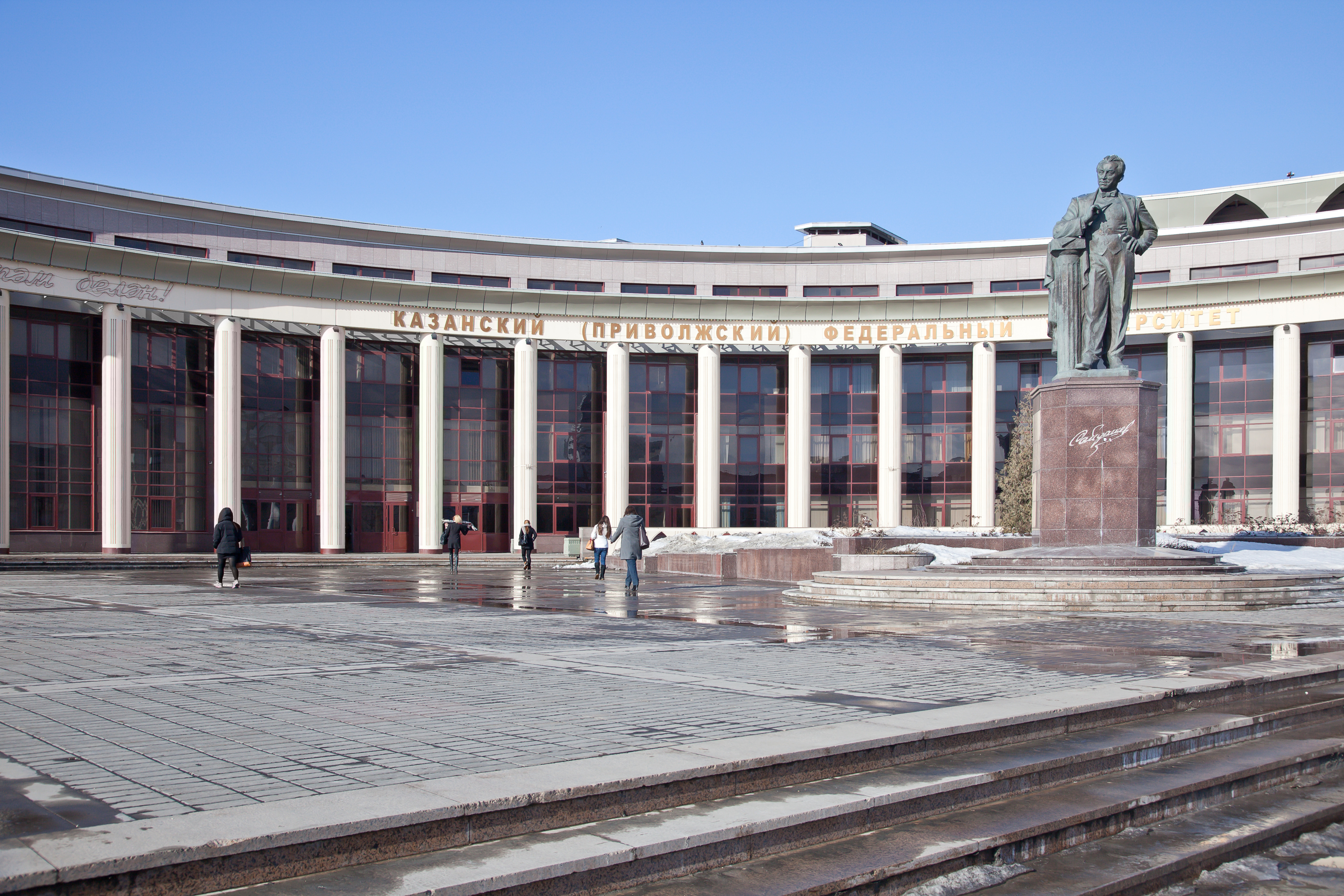 Tensiuni bruște între Kremlin și marele său aliat. Iran condamnă tratamente ”inumane” asupra studenților săi din Rusia