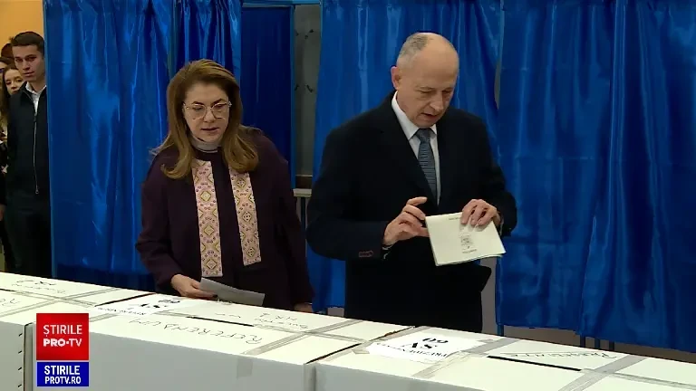 Mircea Geoană: „Este datoria mea să votez. Alegeți cei mai competenți oameni pe care îi găsiți pe buletinele de vot”