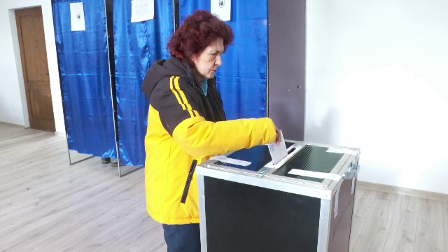 Românii stabiliți în Ungaria au votat la o secție din Arad. „Trebuie ca cineva să aducă o schimbare radicală în țară”