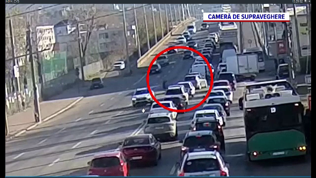 Incident mai puțin obișnuit pe o șosea din Iași. Roata unui camion s-a desprins din mers