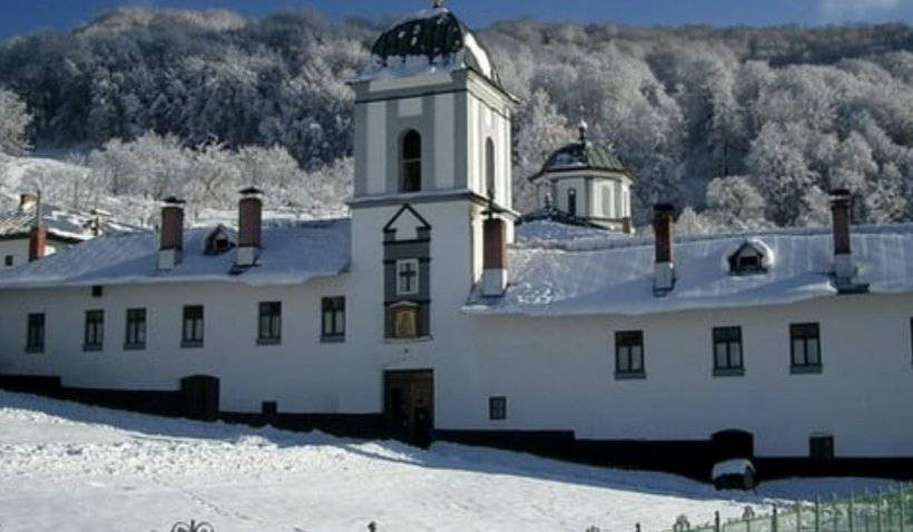 Mănăstirea Frăsinei, singurul lăcaș de cult ortodox din țară în care femeile nu au voie. Motivul din spatele interdicției