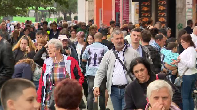 Guvernul adoptă majorarea salariului minim brut de la 1 ianuarie 2025. Câți bani vor primi în plus 1,8 milioane de români