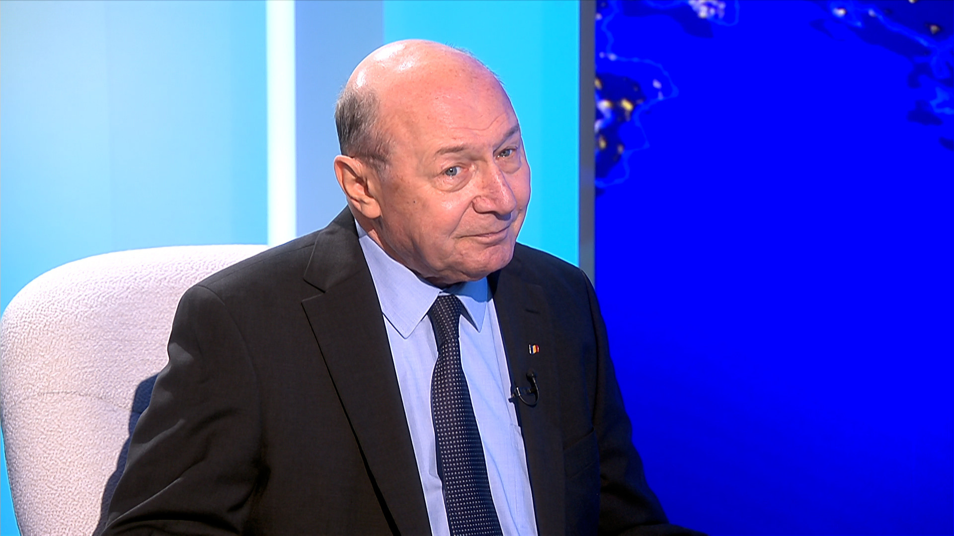 Băsescu: România arată catastrofal. Românii sunt în situaţia pe care rar o au de a scoate ţara din impas prin votul lor