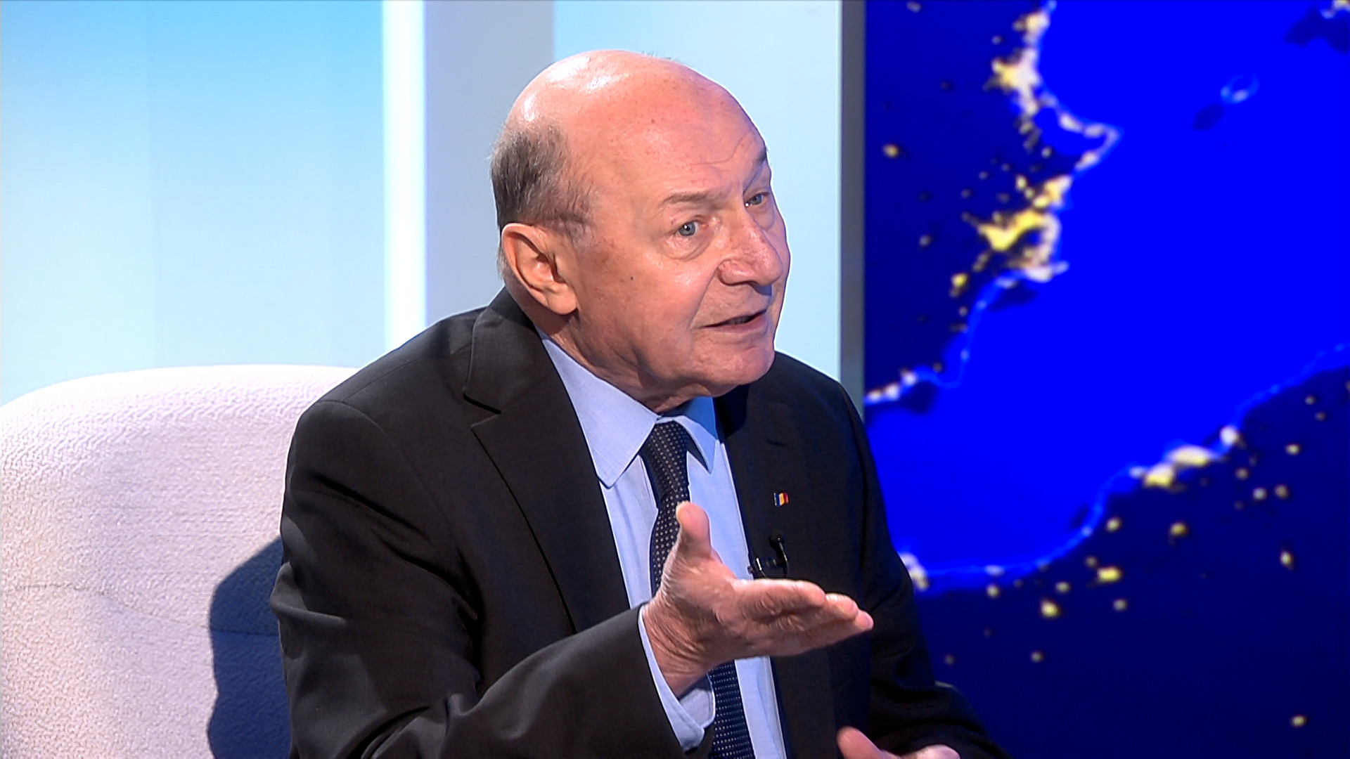 Traian Băsescu: „Bucureştiul a fost distrus de Adrian Năstase, când a spart bugetul Primăriei. Eu aş ieşi în stradă”