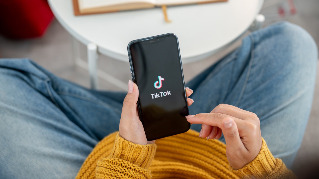 Vicepreședintele ANCOM dă înapoi la o zi după ce a cerut interzicerea TikTok în România: „Am propus o soluție exagerată”