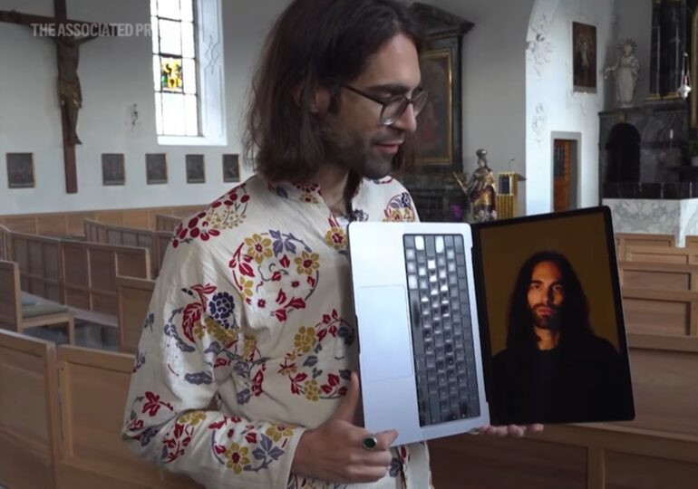 Biserica în care credincioșii pot sta de vorbă cu Iisus creat de inteligența artificială | VIDEO