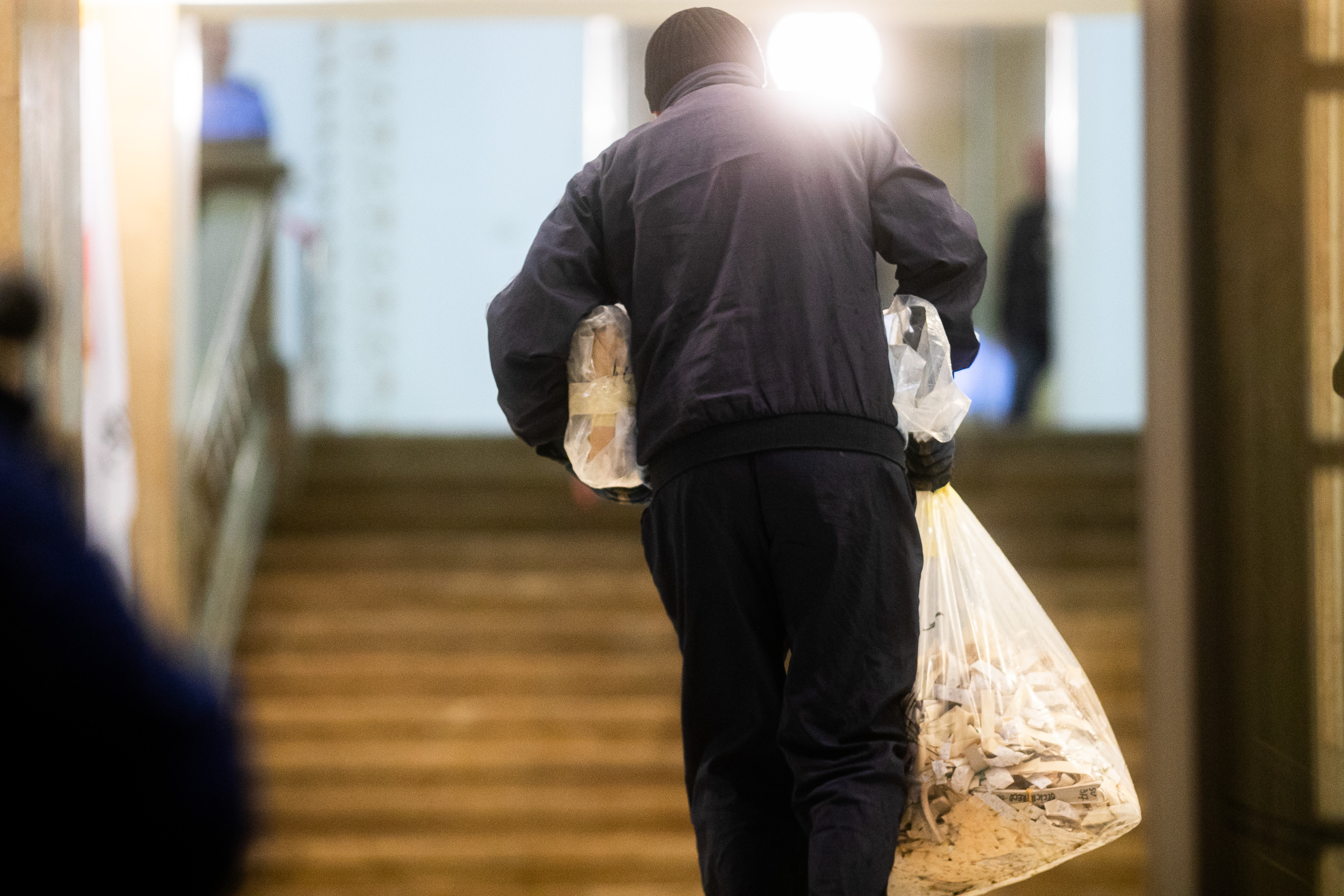 PSD a solicitat BEC renumărarea voturilor în prezența jurnaliștilor și observatorilor: „Este nevoie de transparenţă totală”