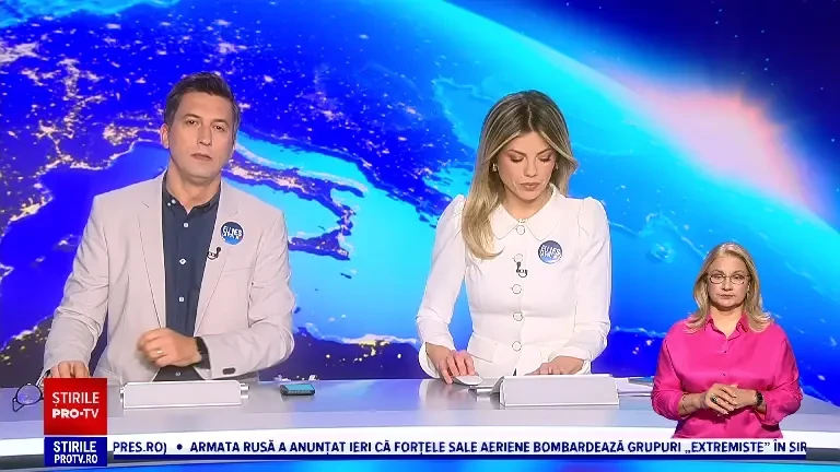 Blocaj pe Valea Oltului. Mai multe bucăți de stâncă au căzut peste un camion. Eliberarea drumului a durat mai multe ore