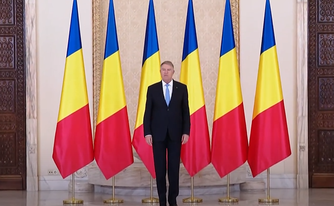 Pe cine a decorat Klaus Iohannis chiar înainte să plece de la Palatul Cotroceni: ”Românii merită acest lucru”