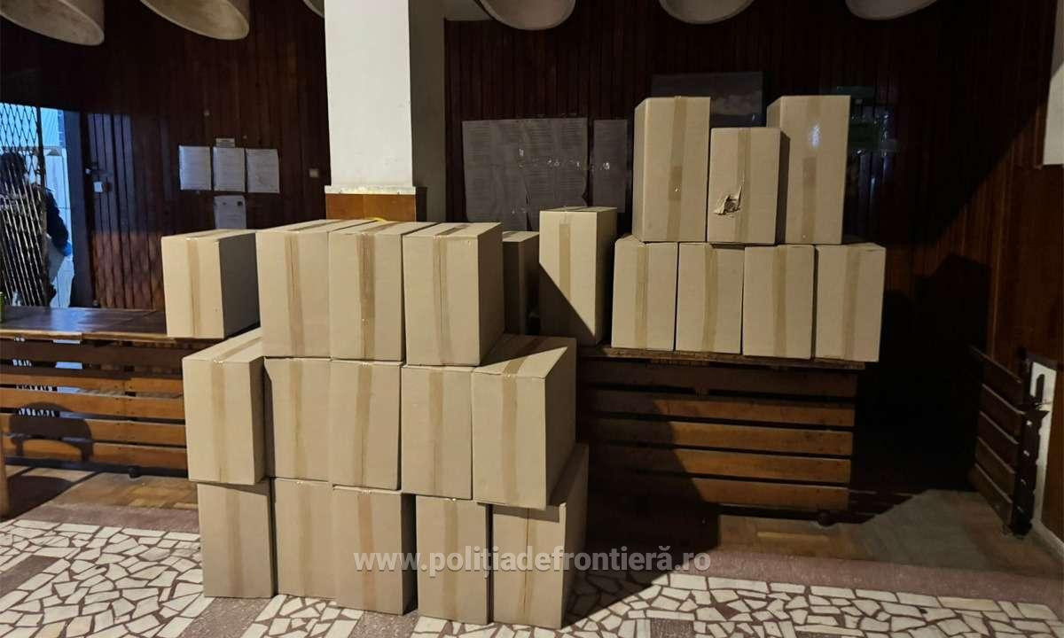 Polițiștii din Arad au controlat un camion care voia să intre în țară și au făcut o descoperire de 480.000 de euro. FOTO