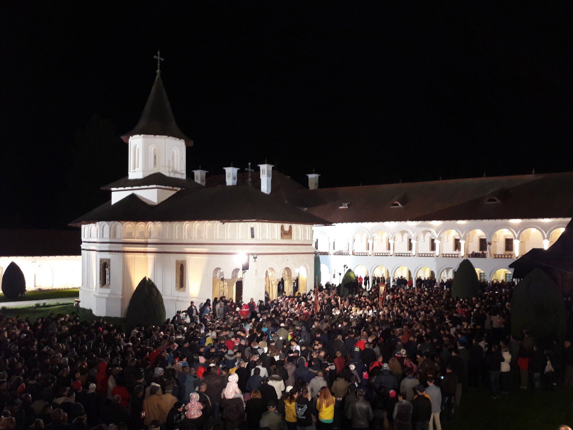 Mănăstirea Brâncoveanu de la Sâmbăta de Sus. Legenda Fântânii „Izvorul Tămăduirii” care datează din secolul al XVI-lea