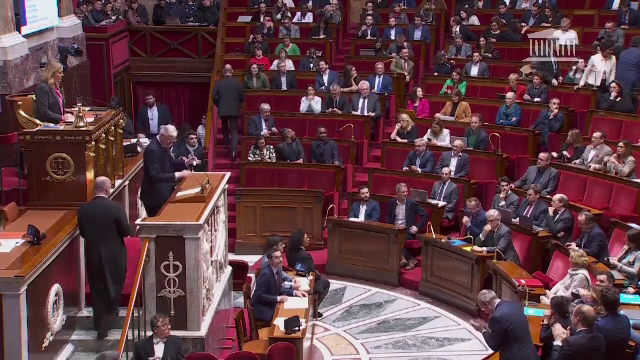 Criză politică în Franța. Guvernul Barnier, în pericol să cadă. „Măsuri profund nedrepte față de popor”