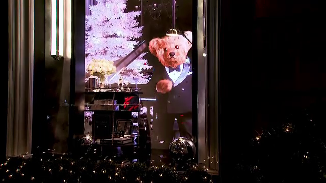 Magia Crăciunului a ajuns la New York. Cele mai mari magazine își așteaptă clienții cu vitrine luxoase