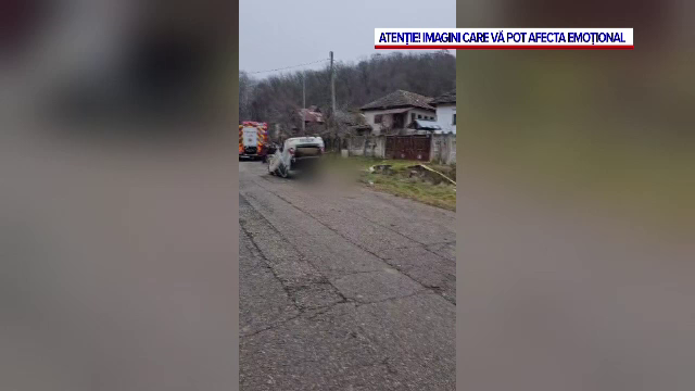 O femeie de 78 de ani a murit, după ce mașina în care se afla s-a răsturnat. Alte trei persoane au fost rănite
