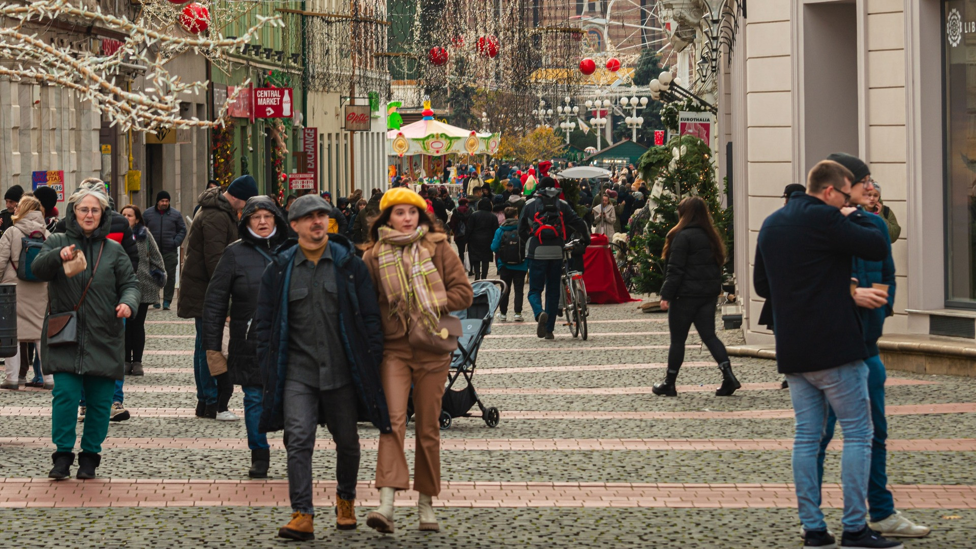 Cum va fi vremea la începutul lunii decembrie. ANM anunță un val de căldură, urmat de o răcire bruscă