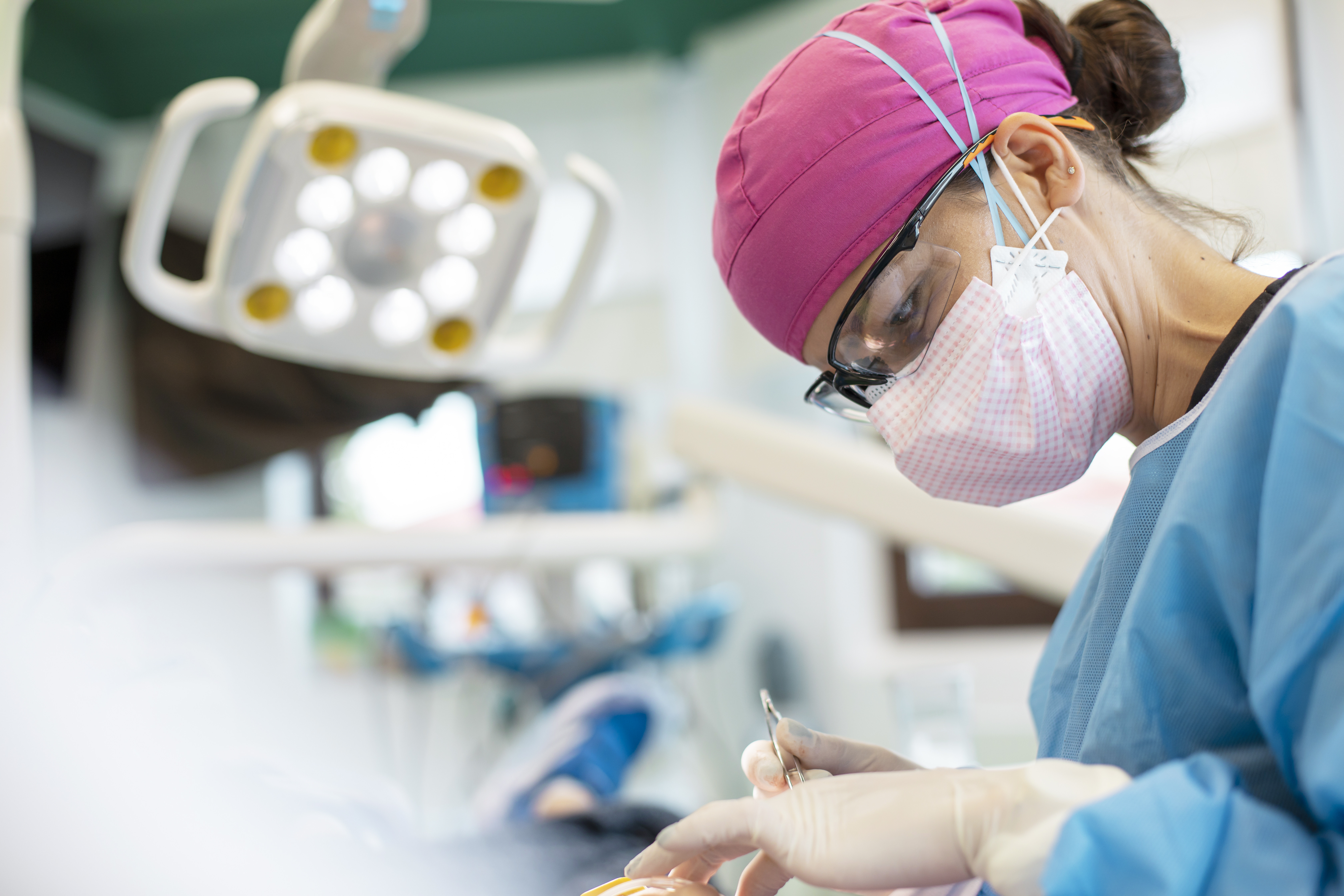 (P) Cum avem grijă de dinții copiilor după vizita lui Moș Nicolae?