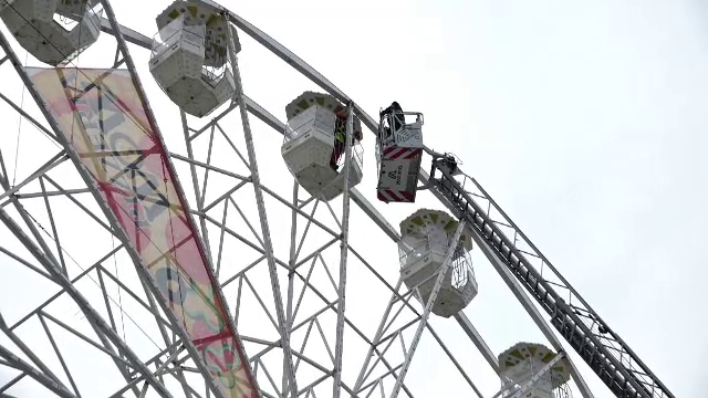 Oameni blocați în roata panoramică la târgurile de Crăciun din Galați și Satu Mare din cauza unor defecțiuni