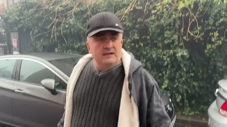 Incendiu în centrul Bucureștiului. A luat foc fostul restaurant Mărul de Aur, clădire istorică. Localnicii spun că acolo locuiau oameni fără adăpost