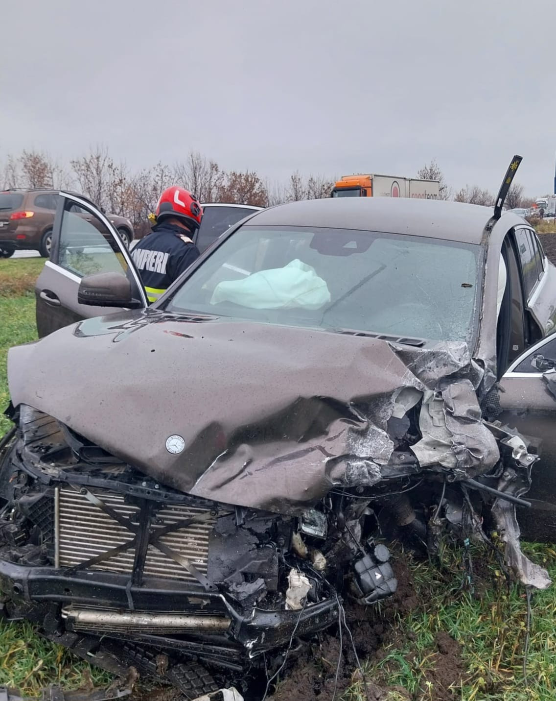 Accident grav în județul Ialomița, cu 4 mașini și 6 oameni. Printre victimele accidentului se află și un copil de 5 ani