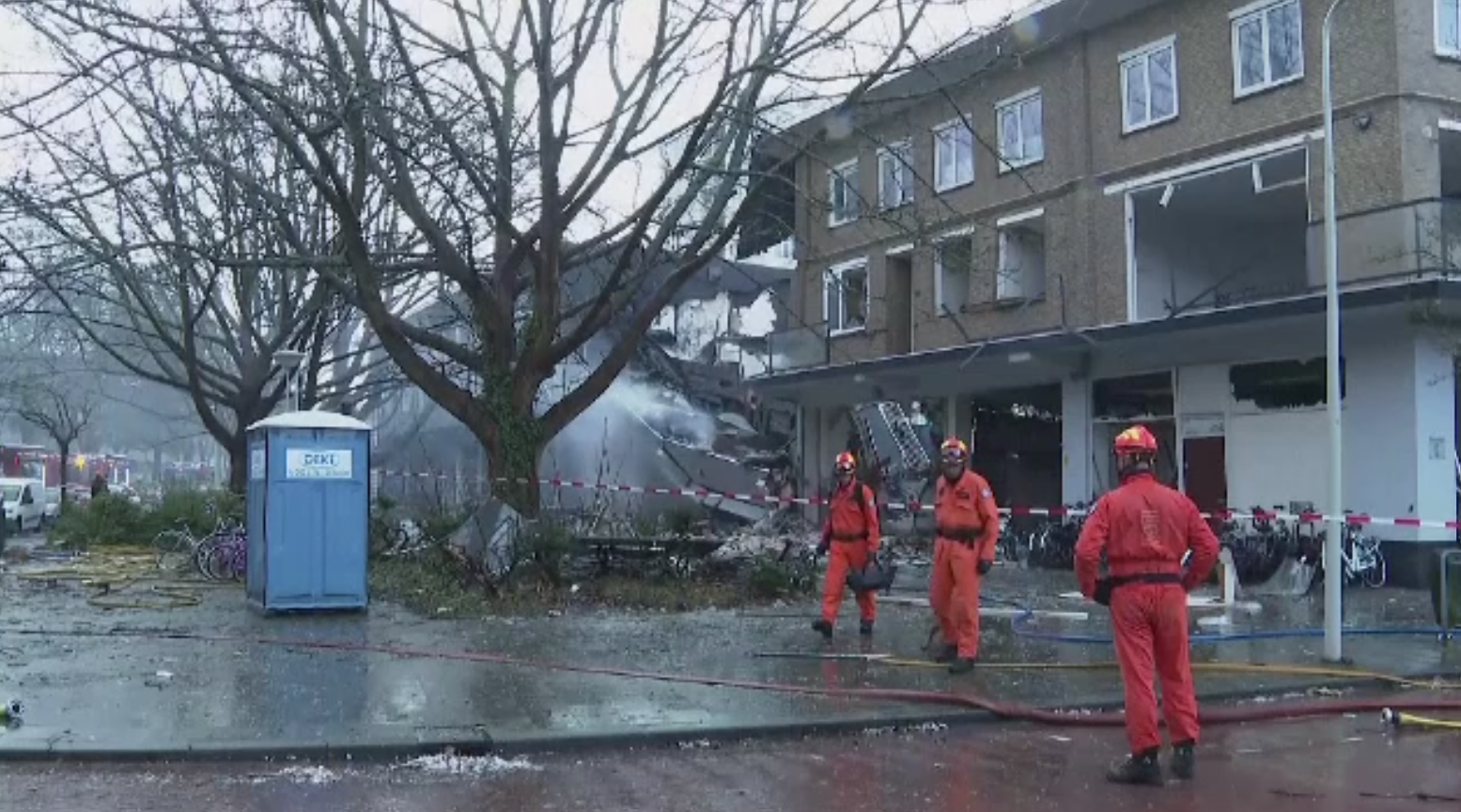 Explozia devastatoare dintr-un bloc din Haga a luat viața a cel puțin 5 oameni. Mai multe apartamente au fost distruse
