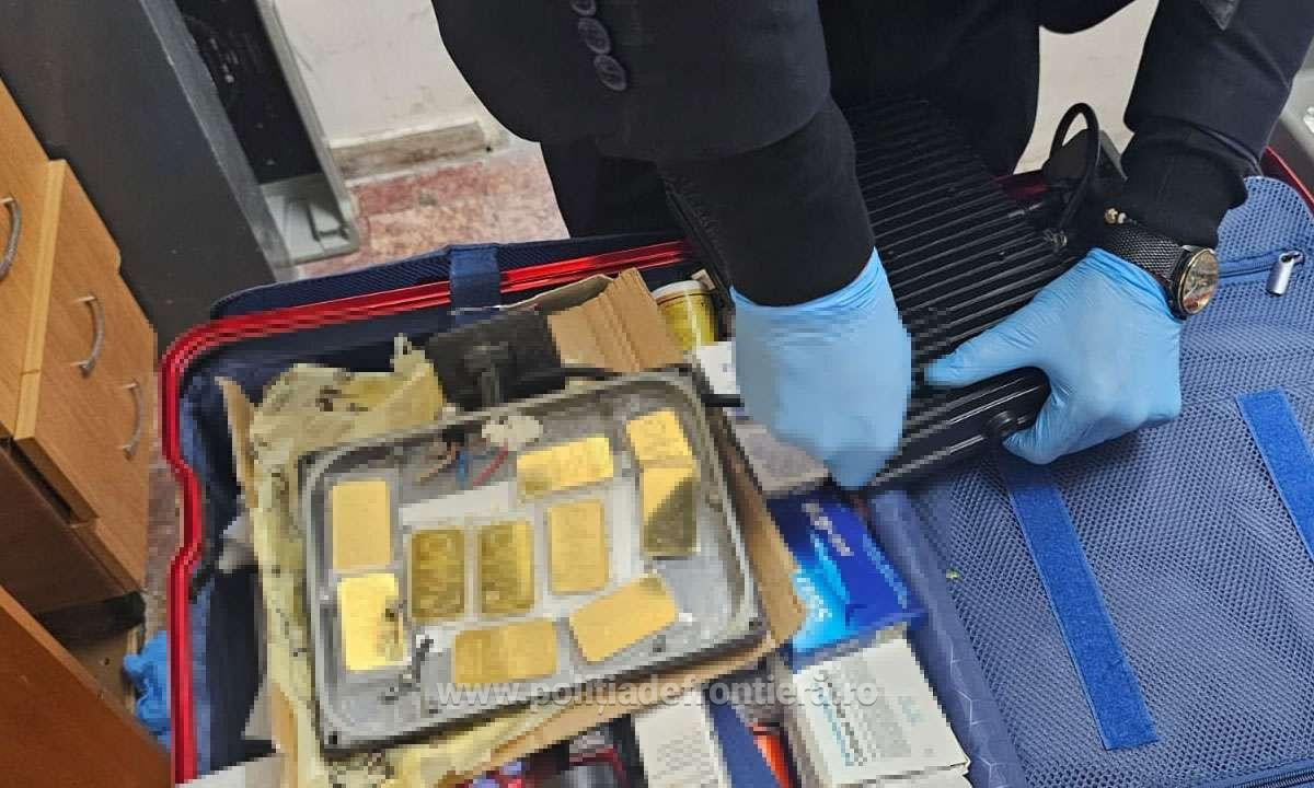 Descoperire de peste 220.000 de euro în aeroportul din Timișoara. Ce au găsit autoritățile în bagajul unui bărbat. FOTO