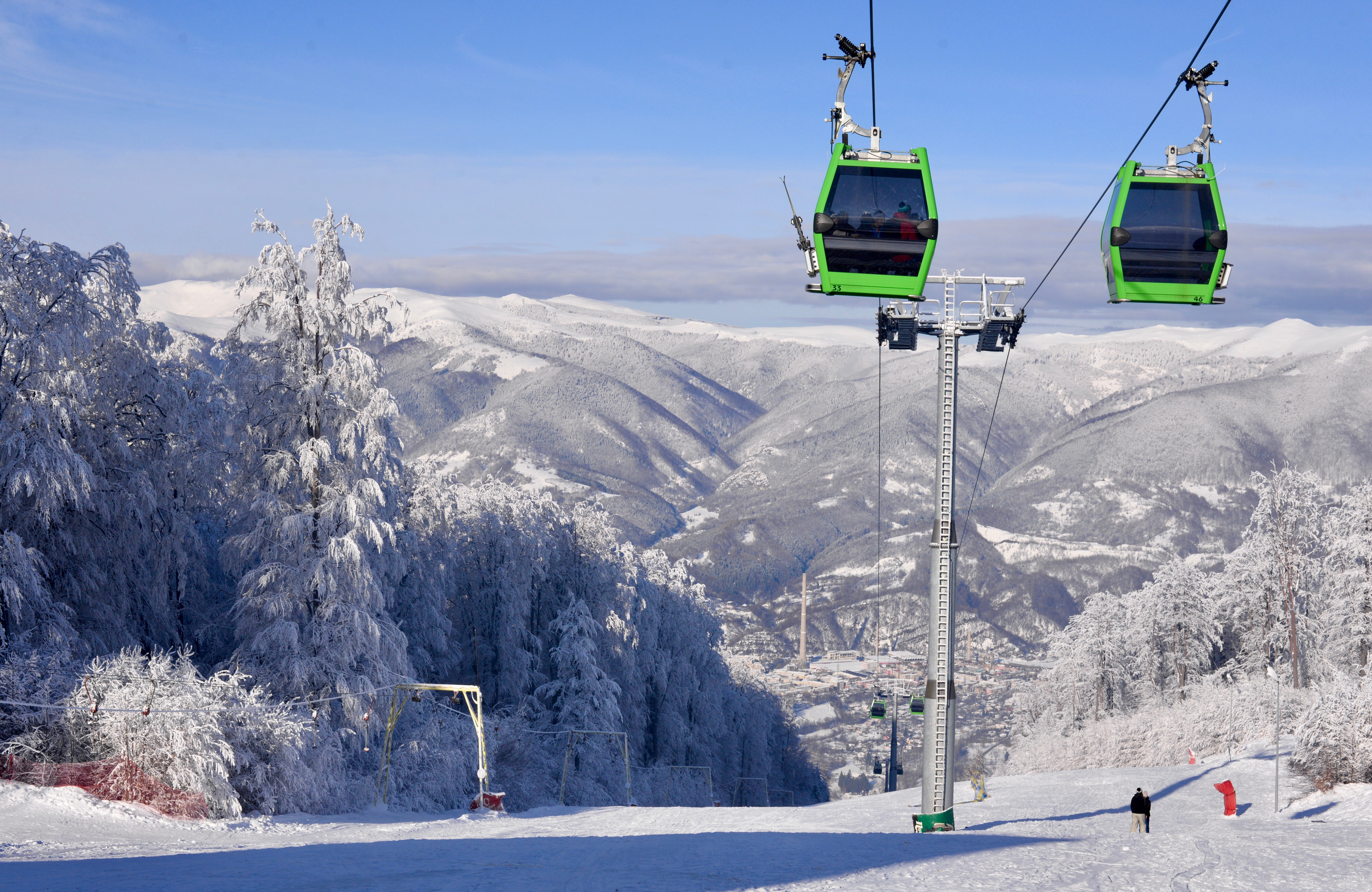 Pârtii de schi aproape de București. Unde poți să schiezi după un drum scurt cu mașina