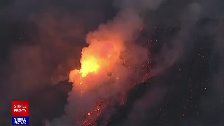 Incendiul ''Franklin'' face prăpăd în Malibu. În fiecare minut înghite o suprafață care echivalează cu 5 terenuri de fotbal