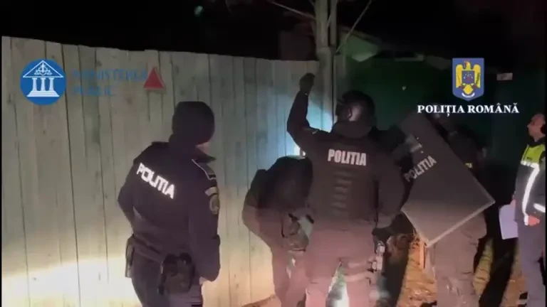 Percheziţii în mai multe judeţe, în dosare privind instigarea publică şi incitarea la violenţă, sau ură, în mediul online