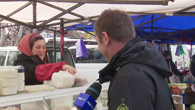 Ultimul weekend pentru cumpărăturile de Crăciun. Târgurile sunt pline de bunătăți: „toba, făcută undeva în Bucovina”