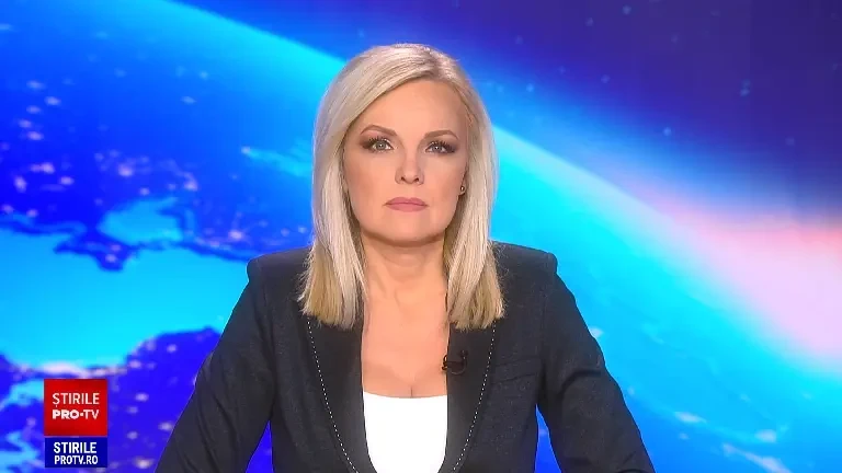 Un tânăr de 15 ani a furat mașina părinților și a plecat să se plimbe Momentul în care lovește un stâlp | VIDEO