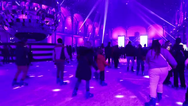 Cel mai mare patinoar acoperit din lume, deschis la Paris. Marele Palat al Gheții se întinde pe 3.000 de metri pătrați