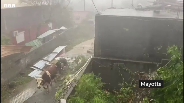 Un ciclon a distrus teritoriul francez Mayotte, din Oceanul Indian: ”Puteam să văd cum se apropie sfârșitul”. Mii de morți