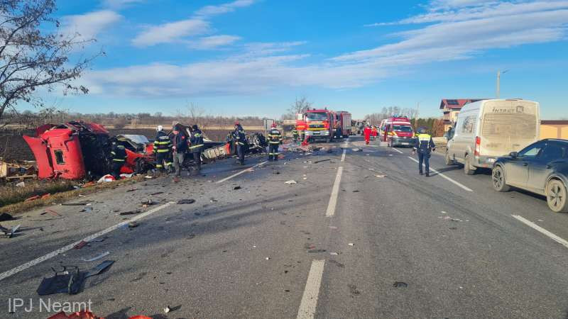 Două TIR-uri s-au ciocnit pe DN2 E85 din cauza unui șofer din Turcia. Un bărbat de 32 de ani din Iași a murit