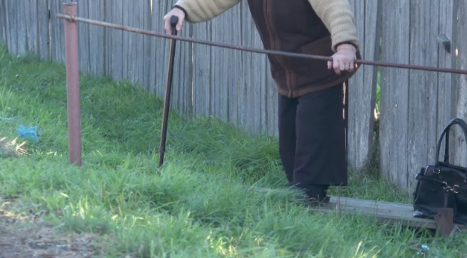 Caz înfiorător în județul Iași. O bătrână a fost găsită fără viață cu numeroase urme de violență pe corp